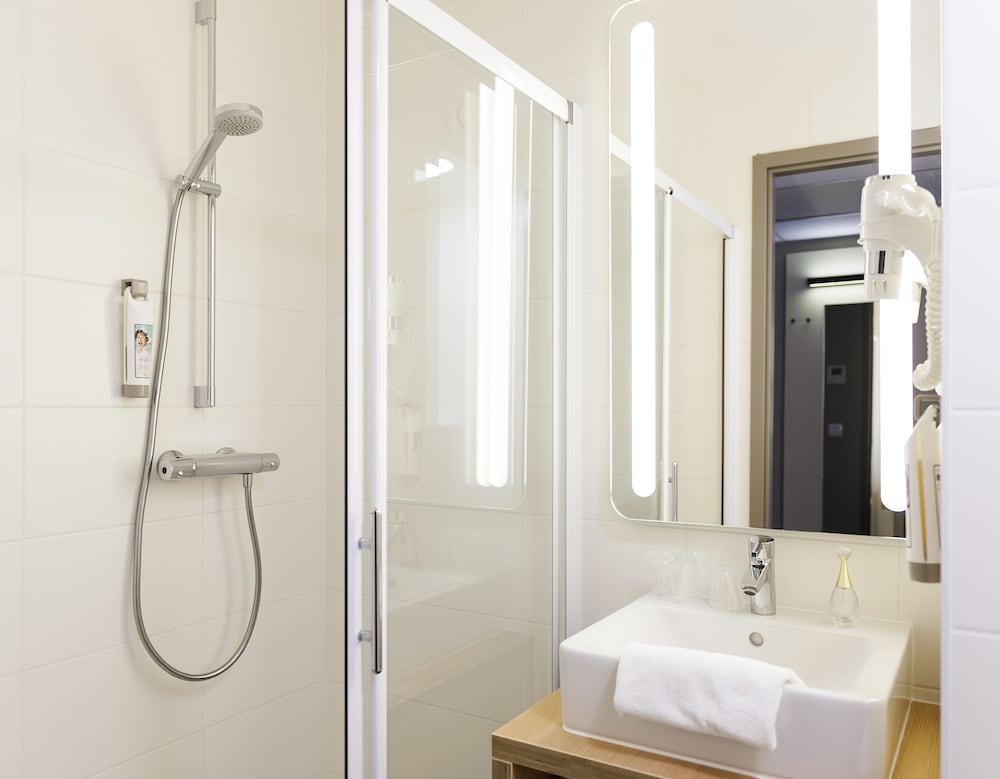 Ibis Lannion Cote De Granit Rose 39/39