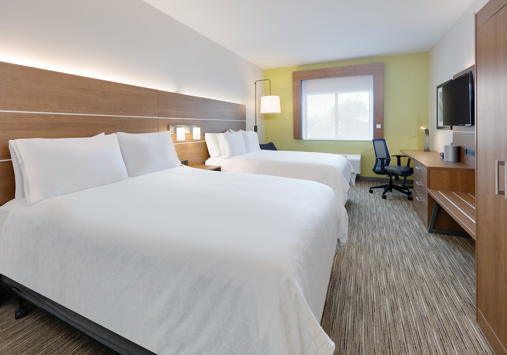Holiday Inn Express Hotel & Suites San Antonio Nw Near Seaworld 28/76