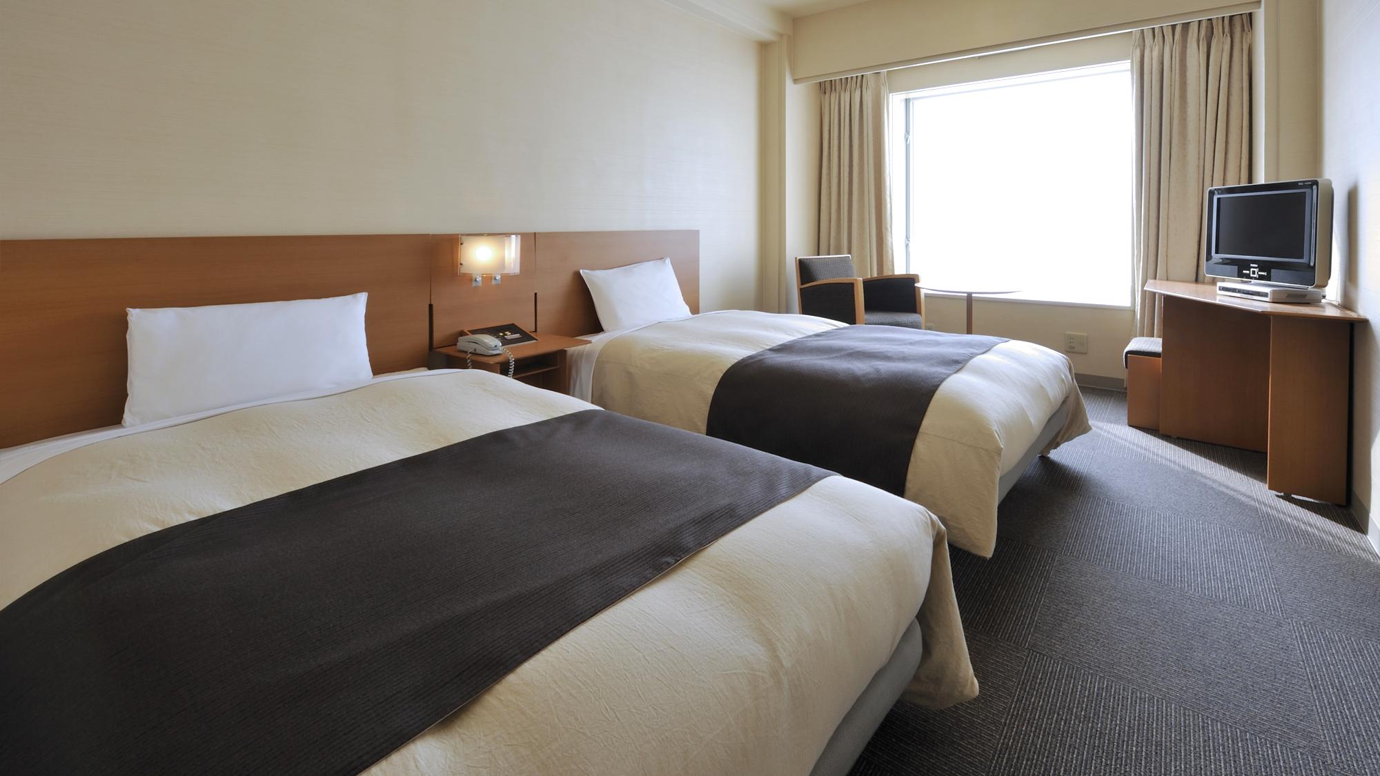 Room, Twin Beds, Mountain View, Smoking