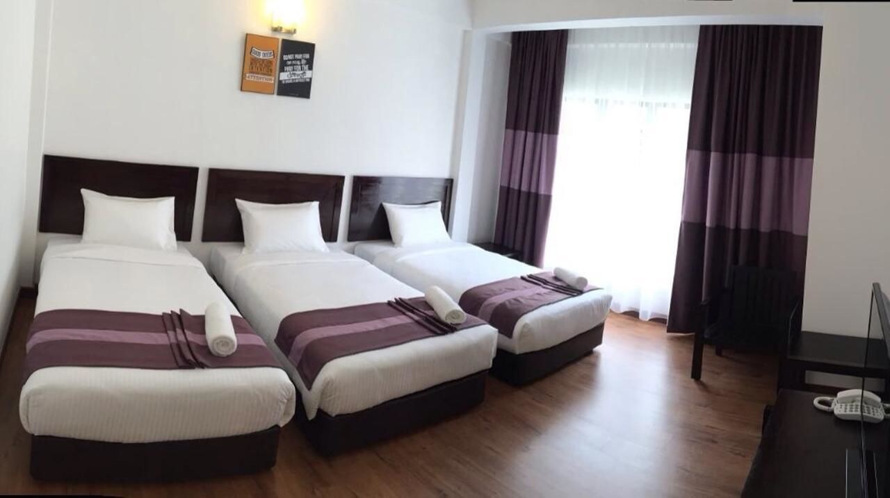 Deluxe, Triple, 3 Beds, Pool View