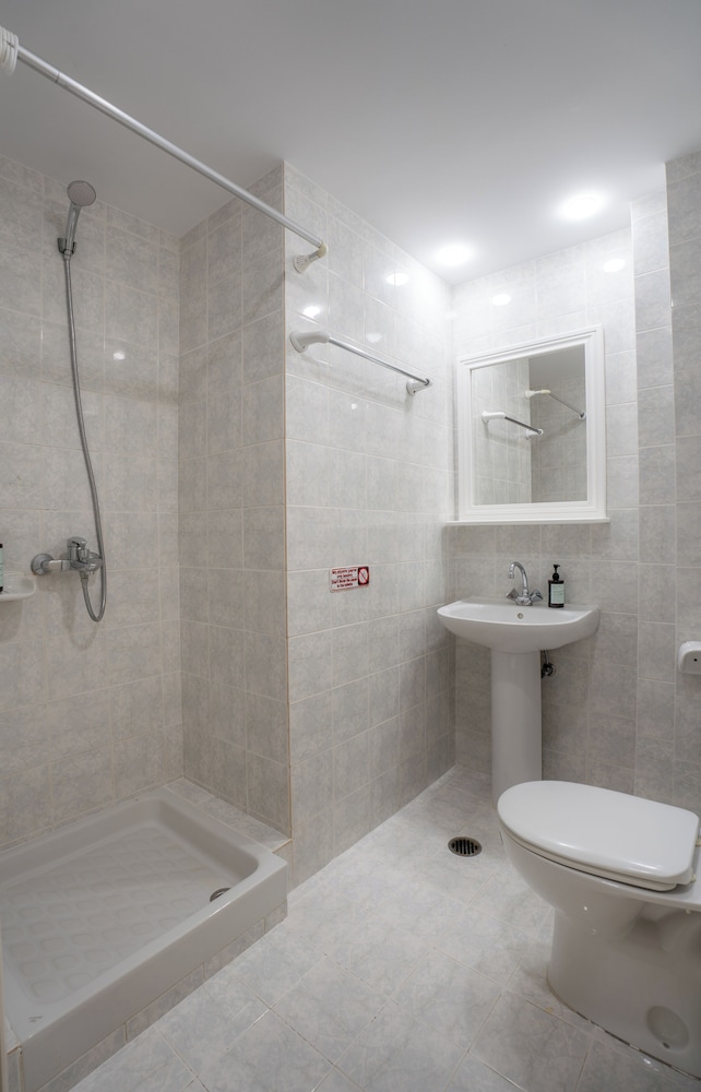 Alamis Apartments 42/50