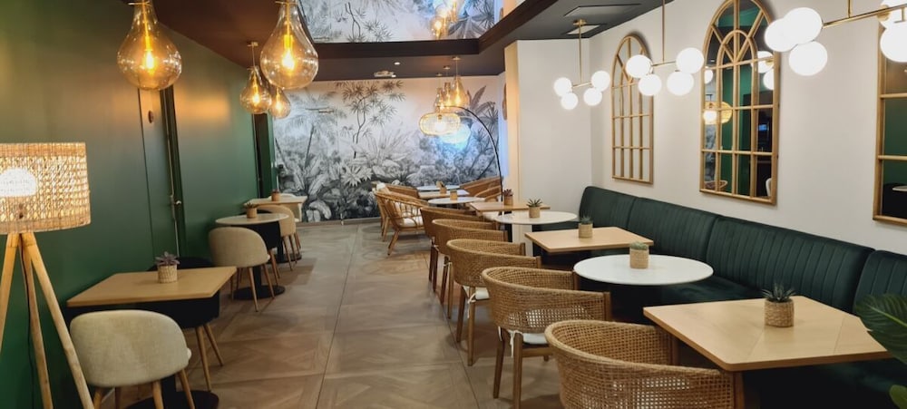 Hotel Kyriad Marseille Centre Paradis Prefecture 35/50