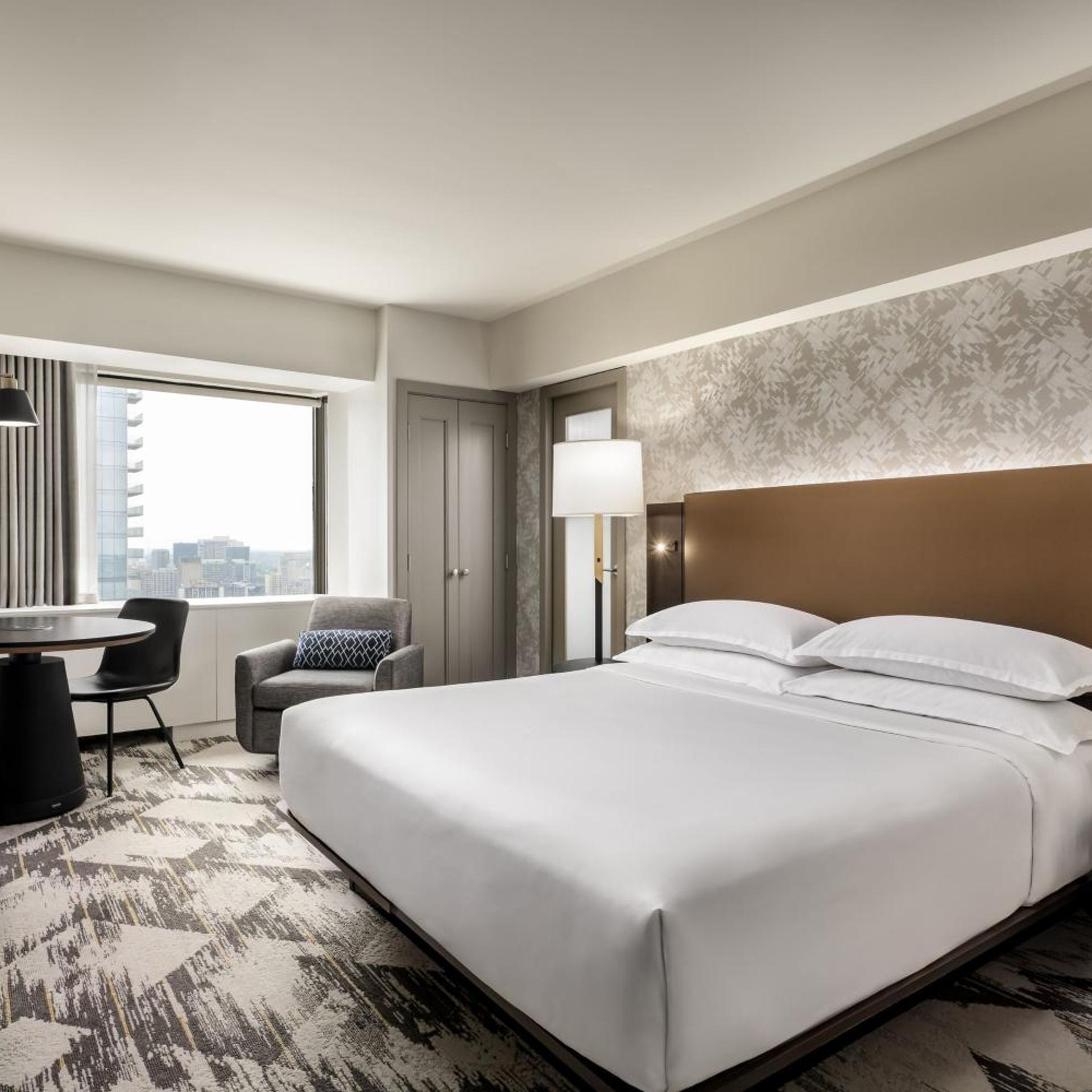 Guest Room, King Bed, Queen Bed, Club Floor, High Floor