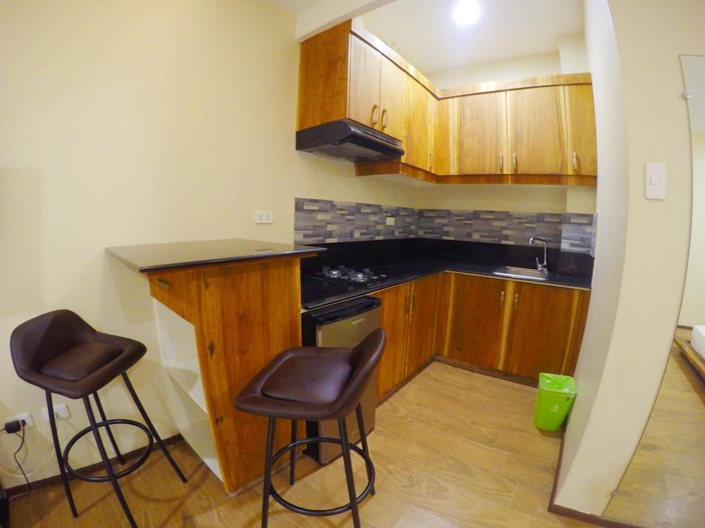 Golden Gate Suites 54/65