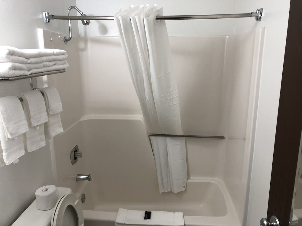 Americas Best Value Inn & Suites-Sidney 15/37