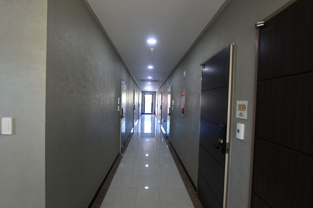 Zamong Hotel 10/48