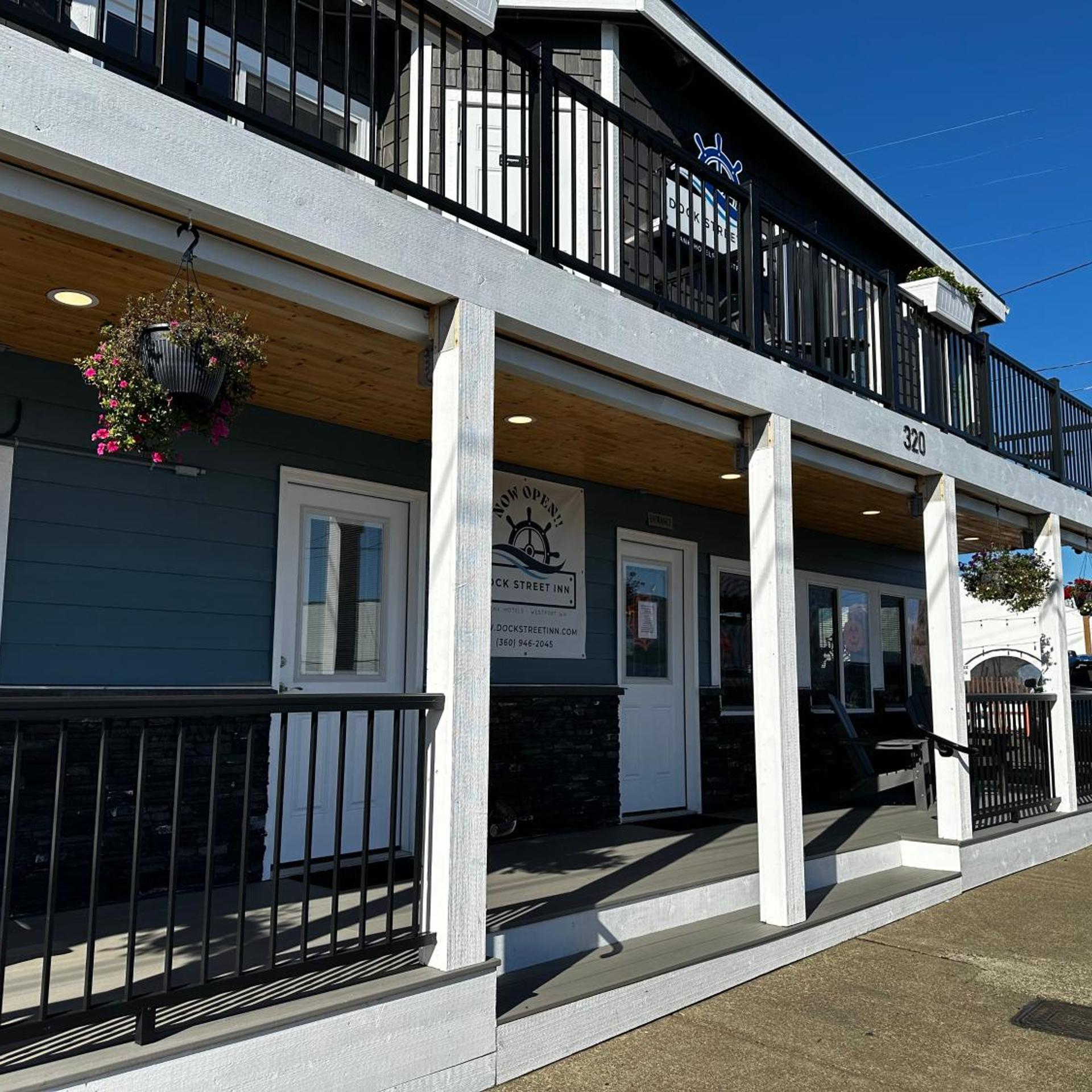 Dock Street Inn 6/50
