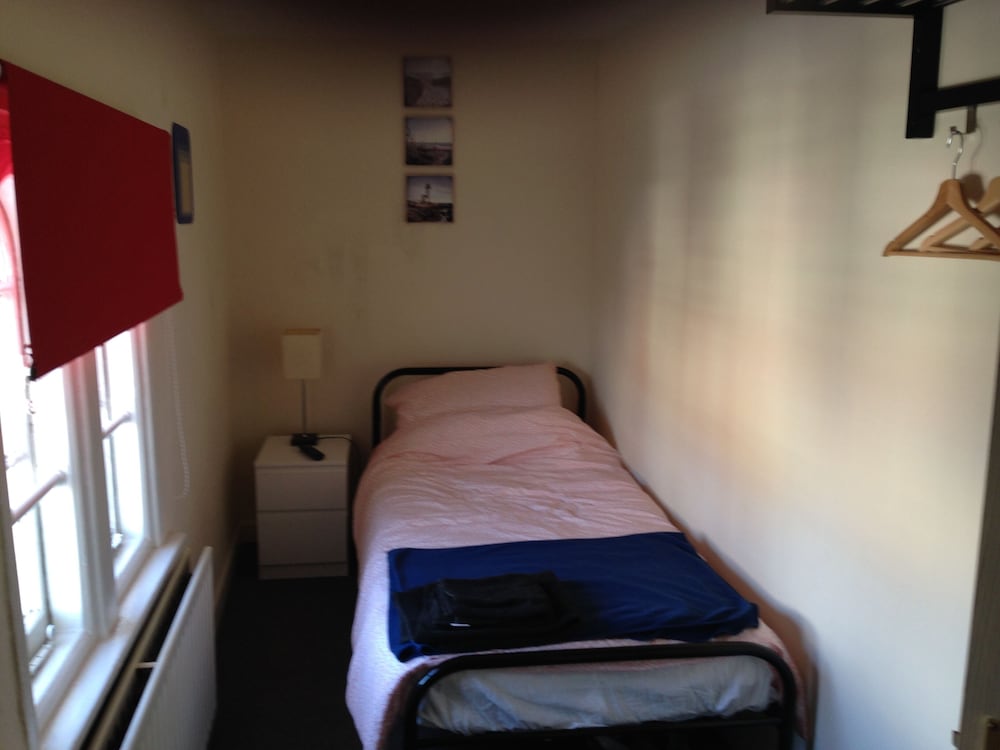 Red, Economy, Single, Single Bed, Private Bathroom