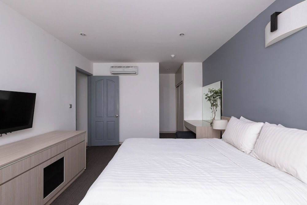 2 BEDROOMS, APARTMENT, CITY VIEW