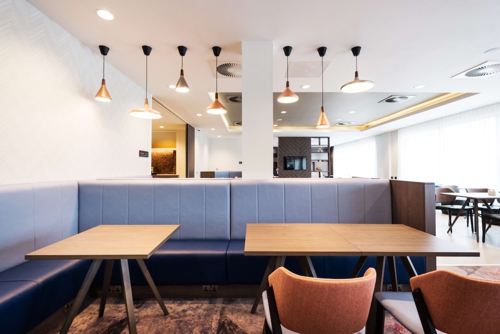 Lobby at HAMPTON BY HILTON ABERDEEN AIRPORT, ABERDEEN