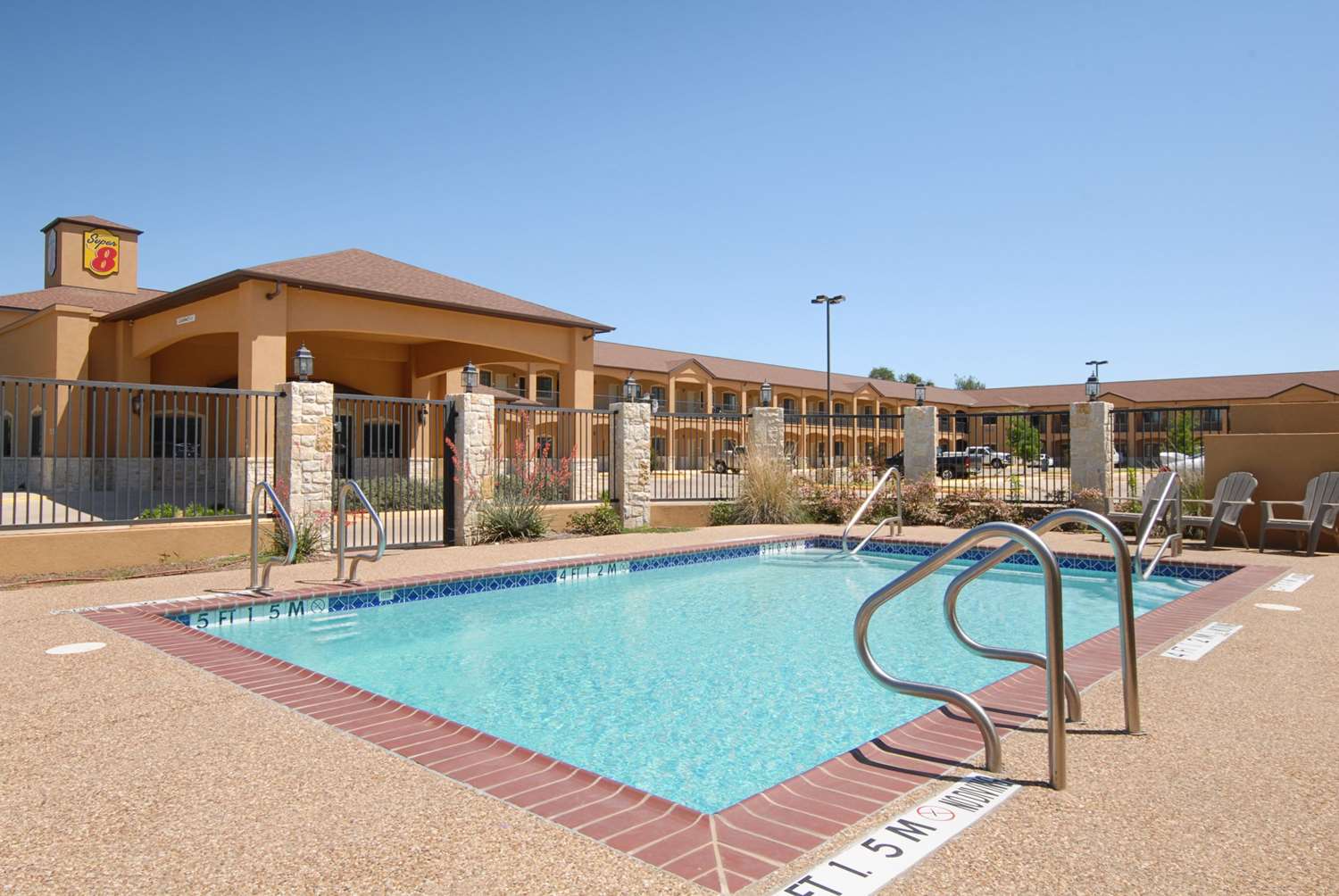 Super 8 By Wyndham Stephenville 10/11