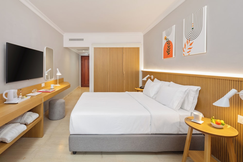 Roda Beach Resort & Spa 14/49