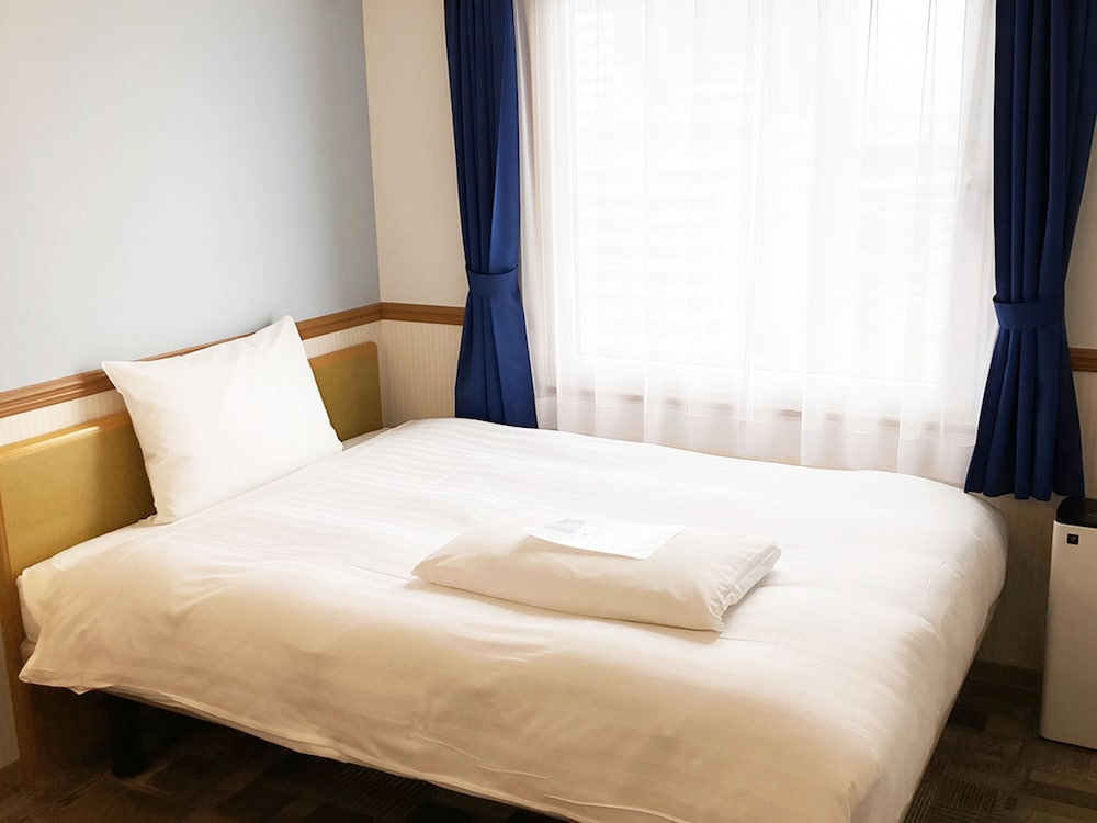 STANDARD, SINGLE, DOUBLE BED, SMOKING