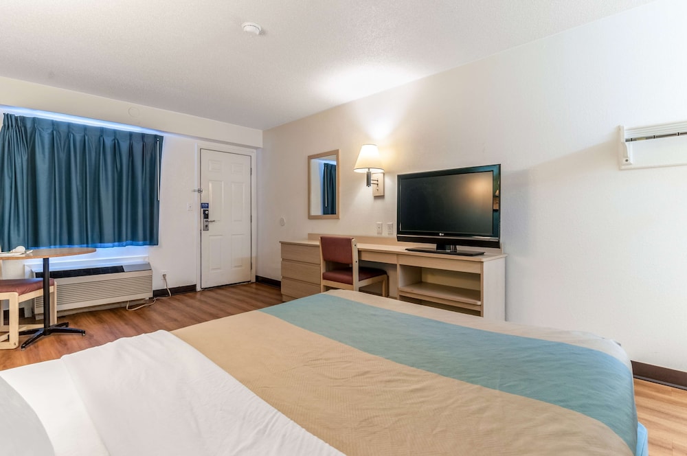 Motel6 Farmington Hills, MI - Northwest - Farmington Hills 18/56