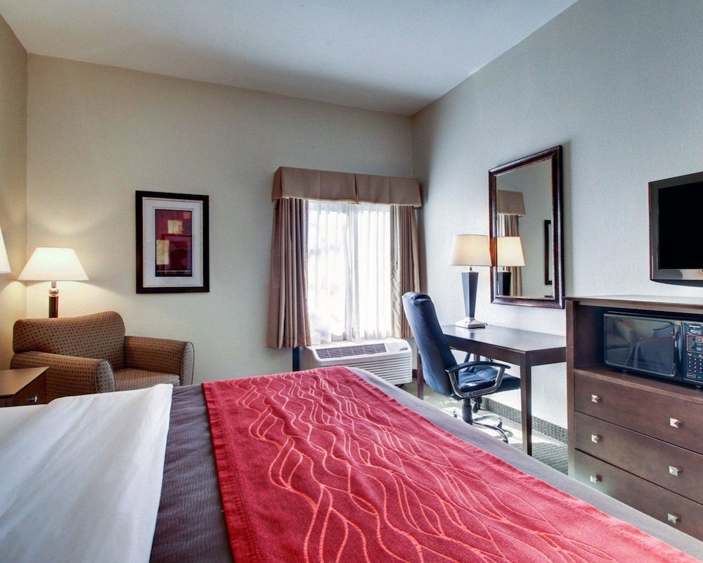 Comfort Inn & Suites Moss Point Pascagoula 10/40