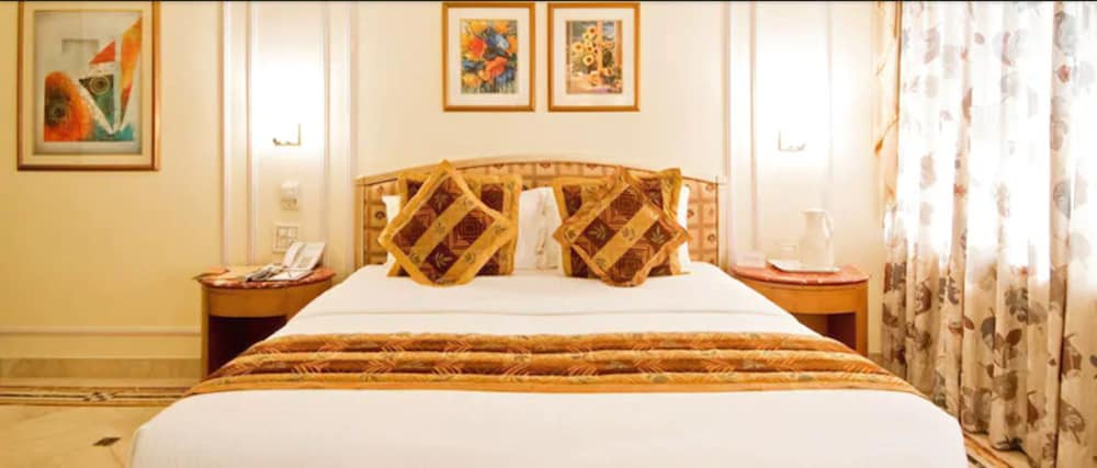 Hotel Residency Andheri 12/55