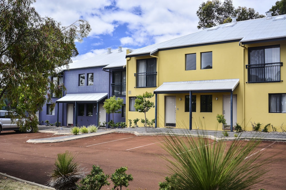 FORTE LEEUWIN APARTMENTS 3/57