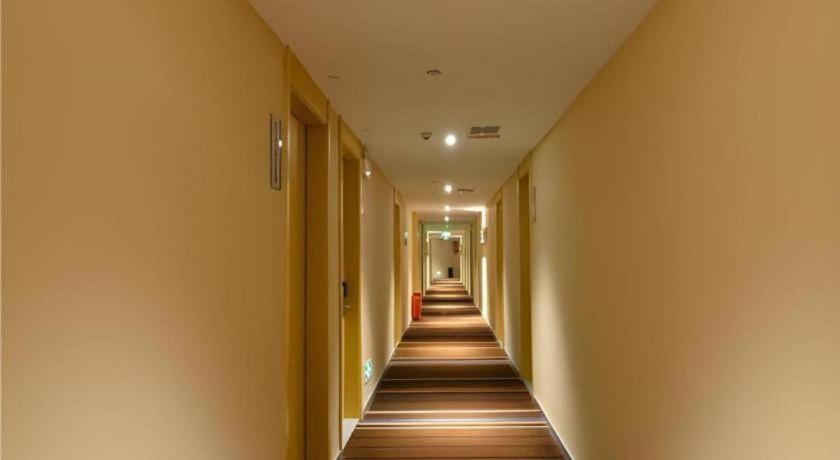 City Comfort Inn Huanggang Qichun Exhibition Center 30/50