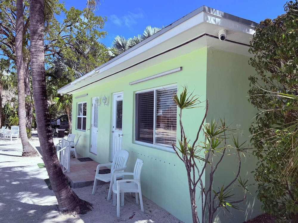 Sunset Cove Beach Resort 3/46