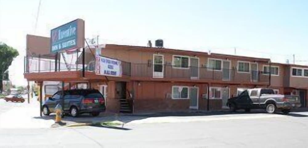 Executive Inn & Suites 3/33