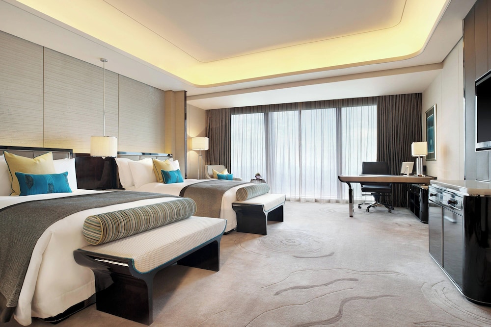 Room, Twin Beds, Skyline View, Large