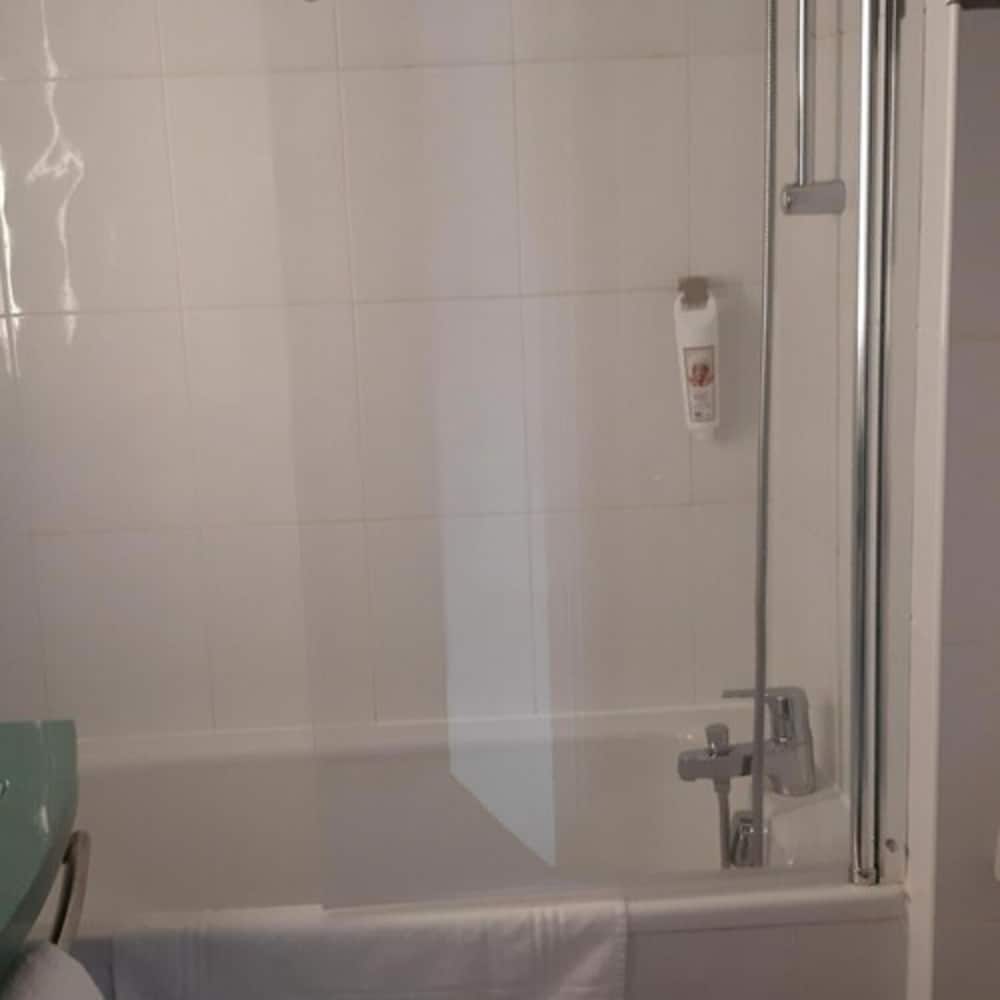 Ibis Arles 65/65