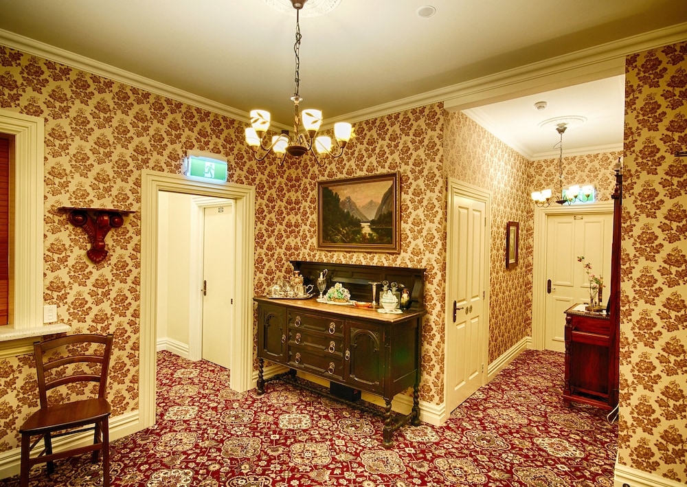 Theatre Royal Hotel 8/50