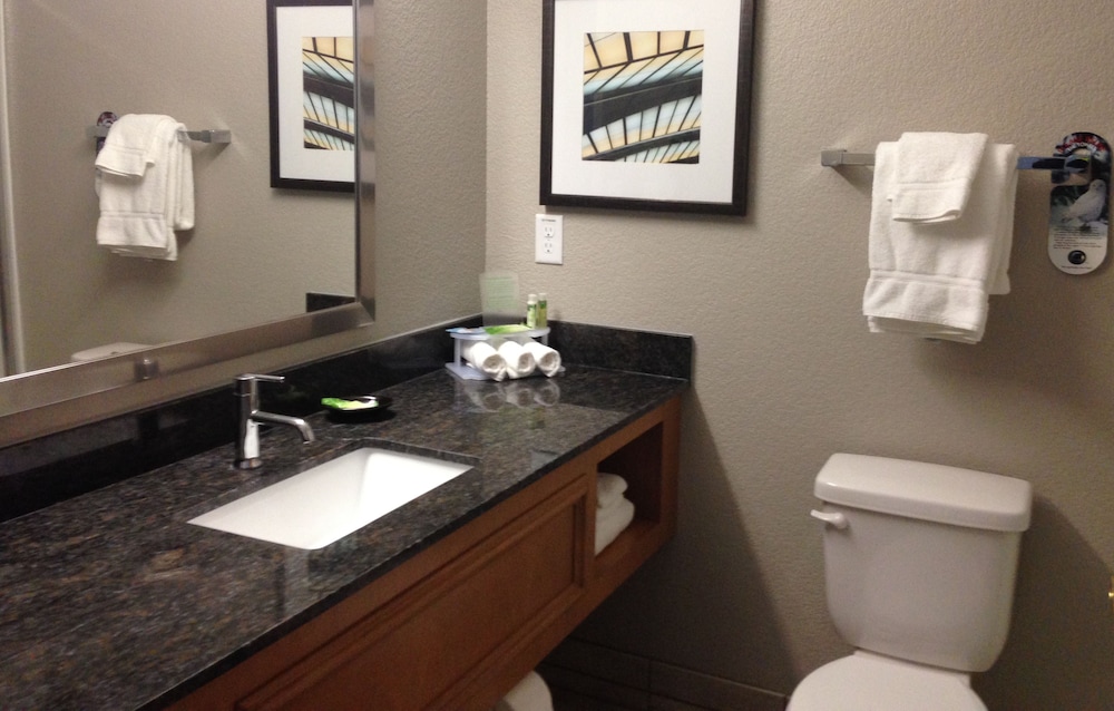 Holiday Inn Express And Suites Fraser Winter Park Area Formerly the Pinnacle Lodge 71/73