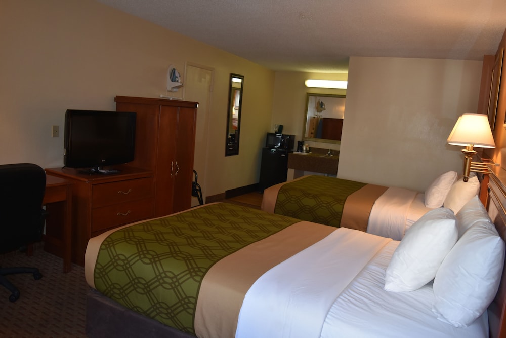 Econo Lodge Louisville Downtown 24/44