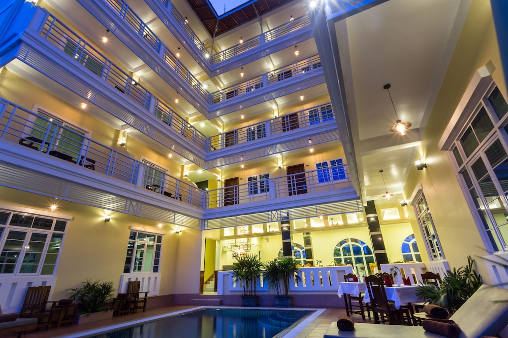 Grand Bayon Siem Reap Hotel 4/66