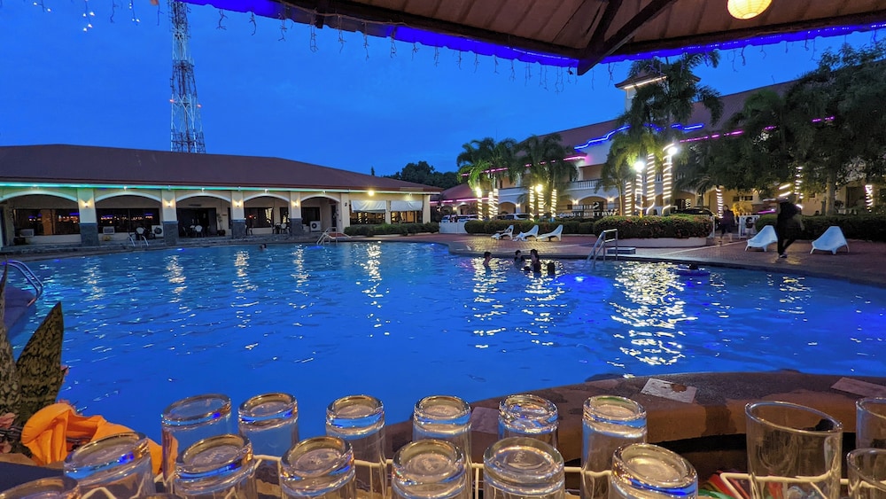 Subic Waterfront Resort & Hotel 29/55