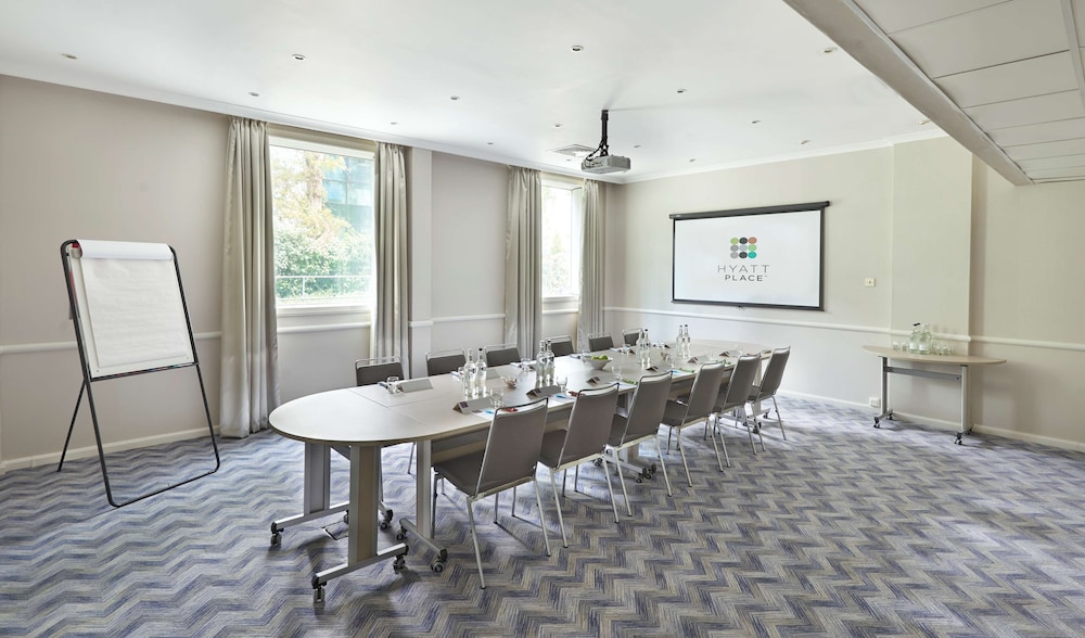 HYATT PLACE LONDON HEATHROW AIRPORT 72/77