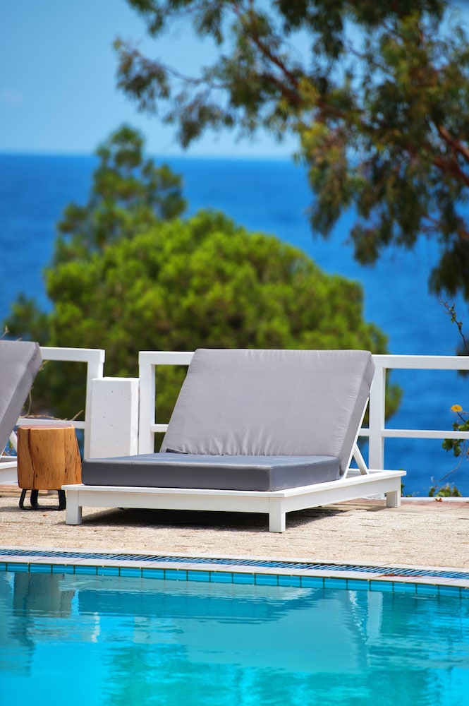 Akra Morea Hotel and Residences 43/48