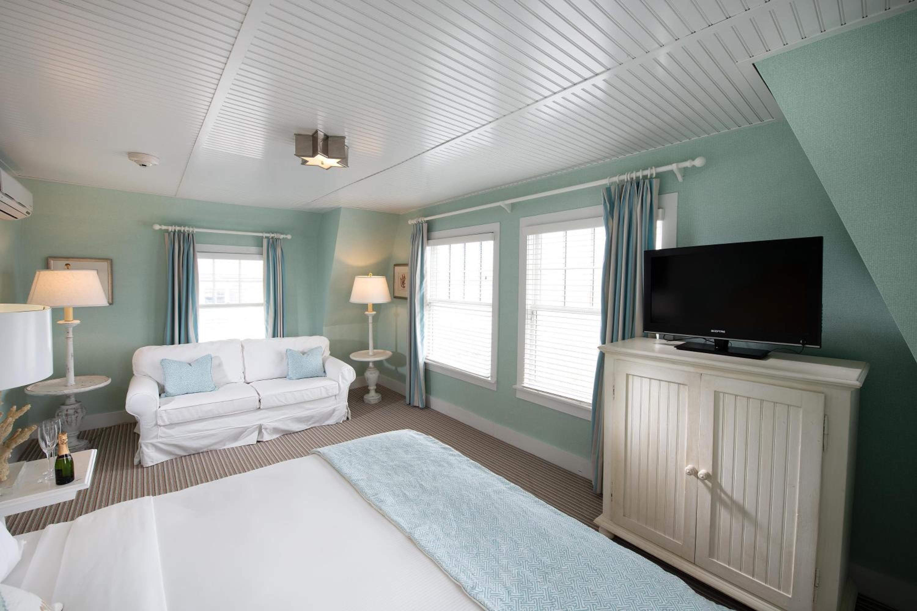Room, King Bed, Ocean Front
