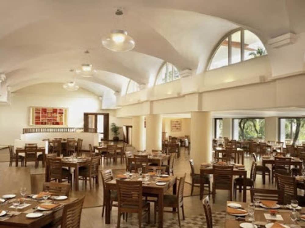 Taj Cidade de Goa Heritage, Goa 51/73