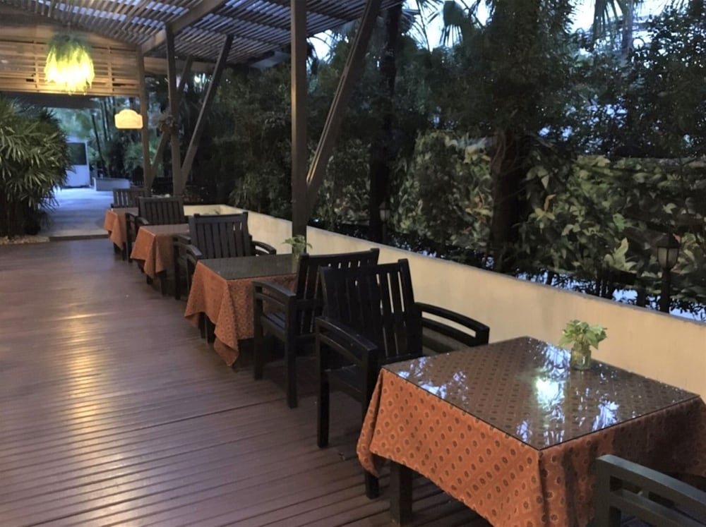 Siam Piman Hotel 57/72