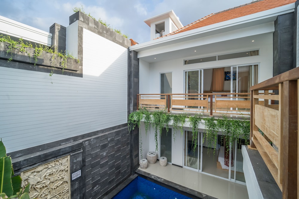 Puri Bagus Villa Legian Kuta 37/45