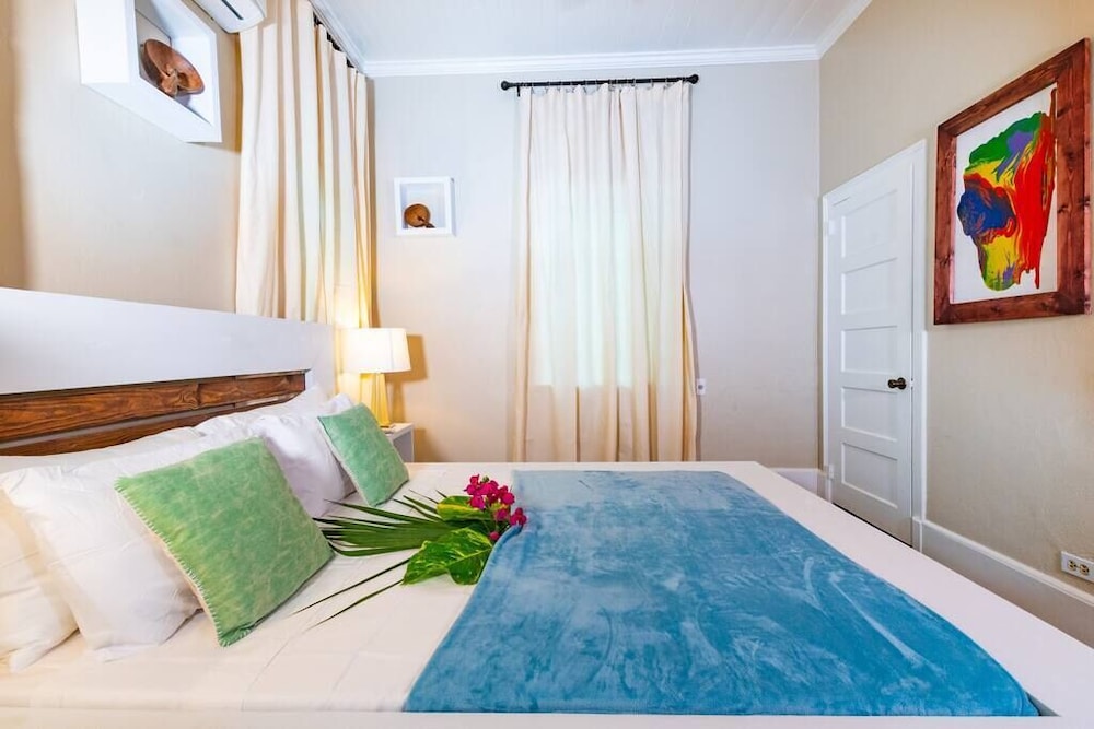 Blue Ocean Village 20/50