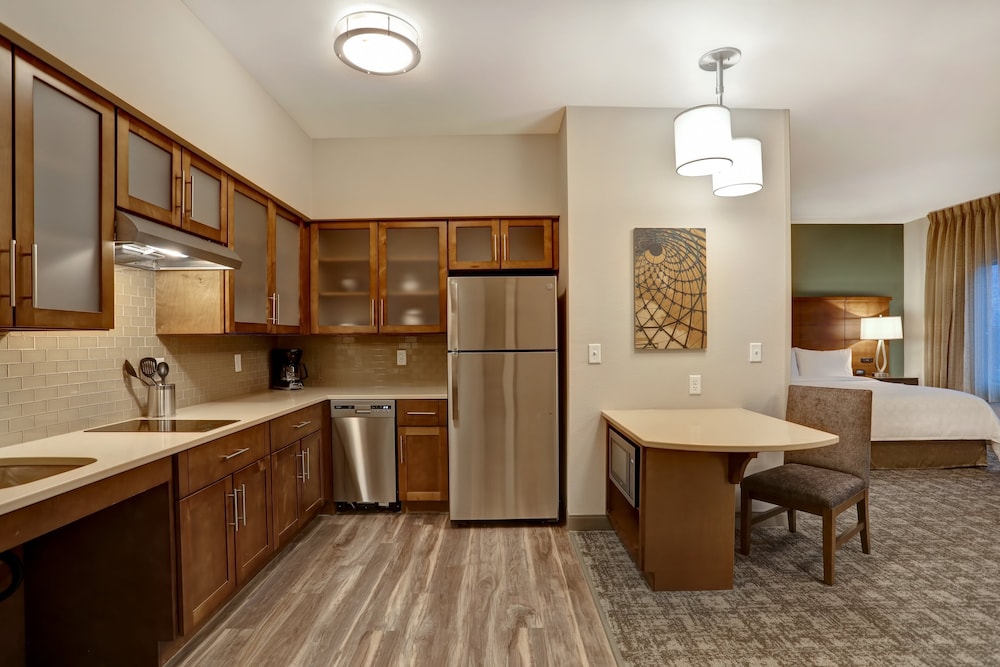 Staybridge Suites Overland Park - Kansas City S 60/69