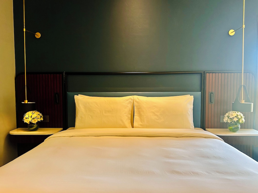 ROOM, KING BED, ACCESSIBLE