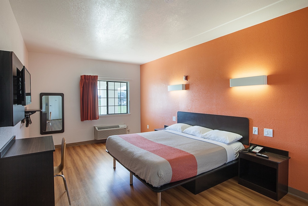 Motel6 Bedford, TX - Fort Worth 17/38