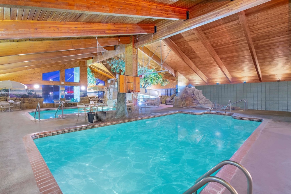 AmericInn by Wyndham Chippewa Falls 28/44
