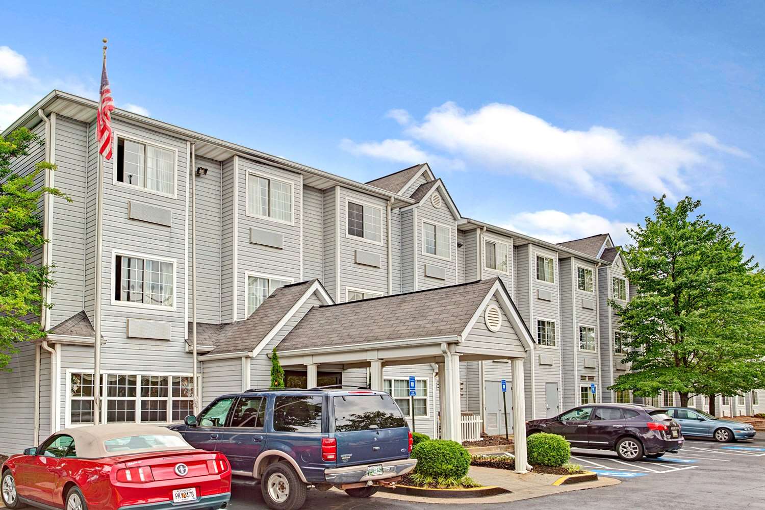 Microtel Inn and Suites by Wyndham Atlanta Airport 21/25
