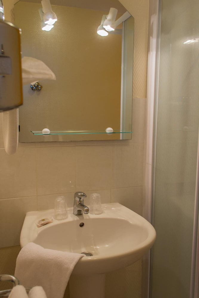 Hotel Val De Loire 20/41