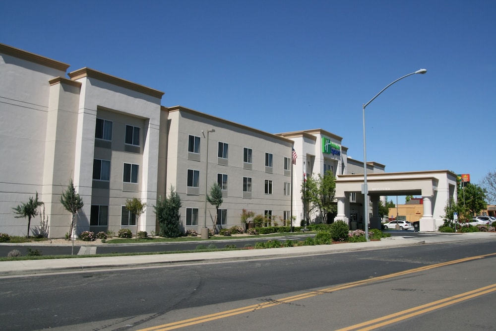 Holiday Inn Express Stockton Southeast 5/61