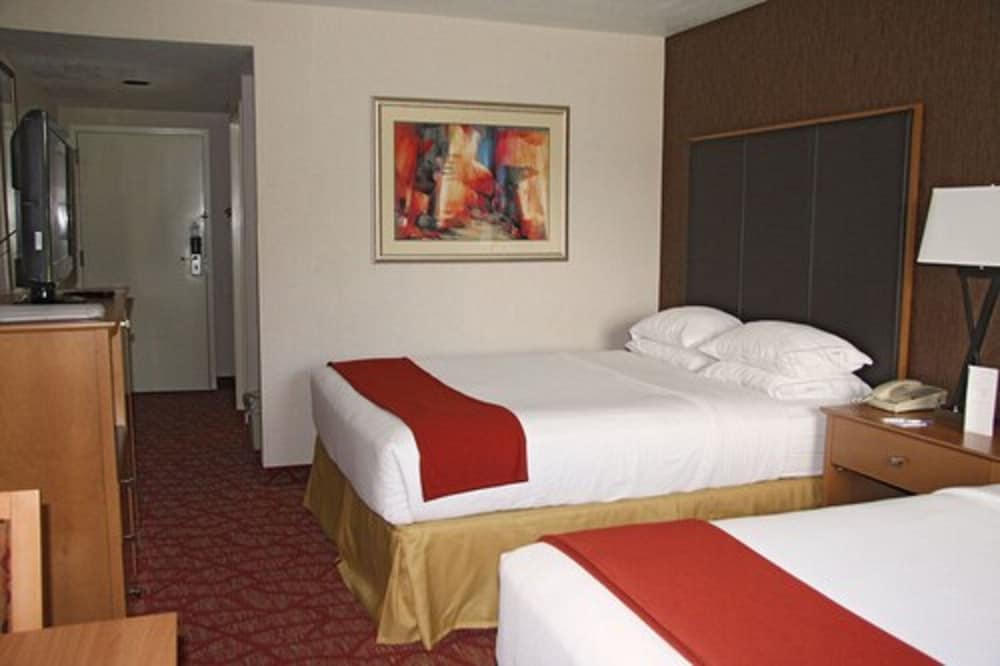 Holiday Inn Express Roseburg 20/69