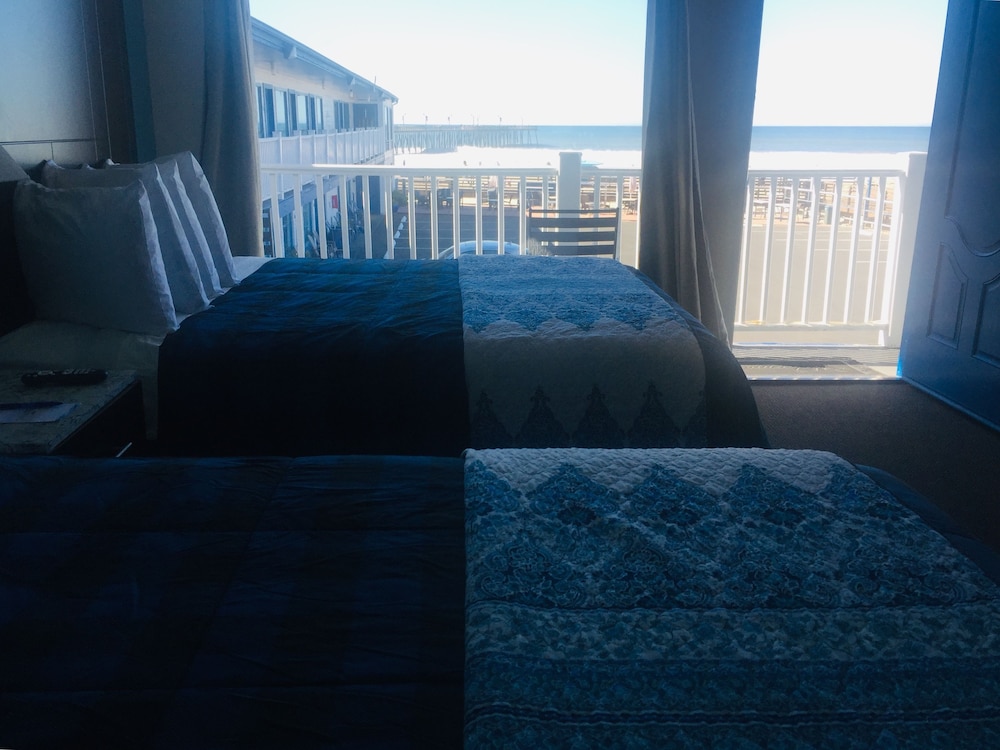 DOLPHIN COVE MOTEL 23/69