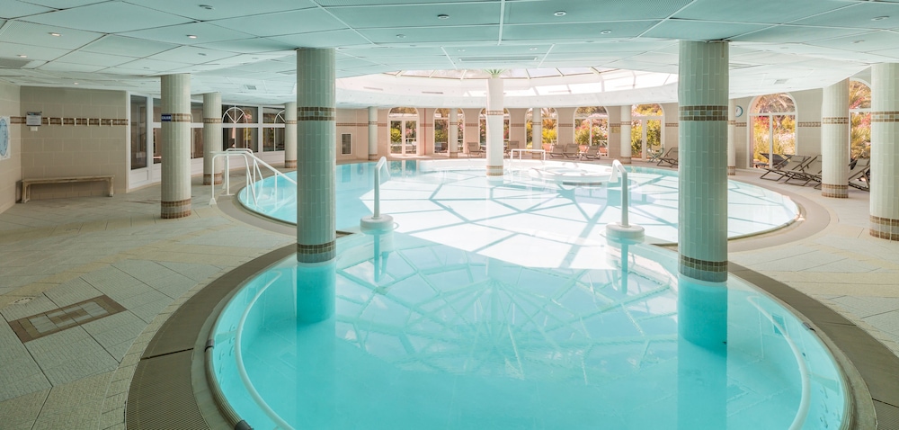 swimming pool spa