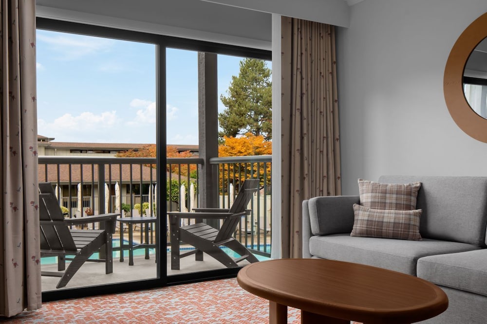 Valley River Inn 27/50