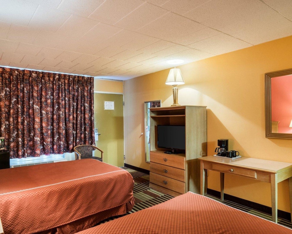 Rodeway Inn Newark - University Area 14/24